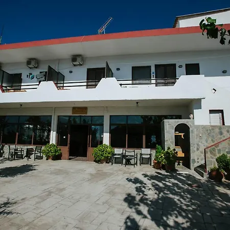 Archontika Πανσιόν *